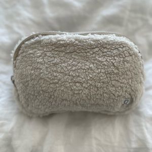 NWT Lululemon Everywhere Fleece Belt Bag
